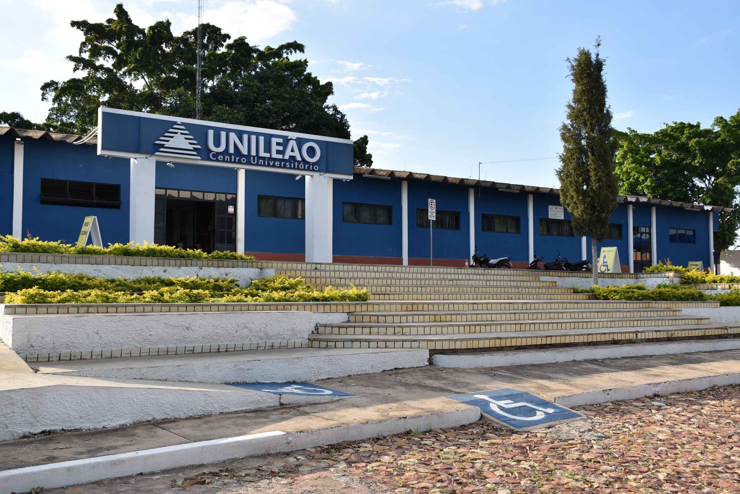 Unileão cede salas do campus Saúde para vacinação de idosos promovida pela Prefeitura de Juazeiro do Norte