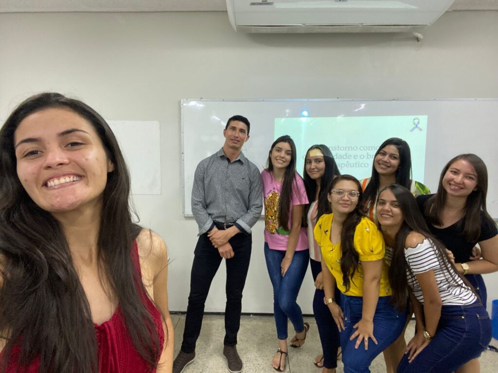 Projeto de Extensão “Enfermagem da Alegria” promove ação de capacitação “Transtorno como comodidade e o brincar terapêutico”