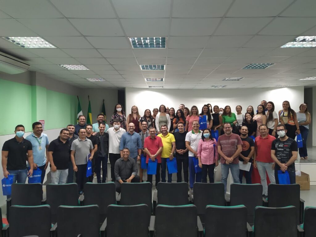 Unileão realiza palestra sobre novo ensino médio com professores de 3 escolas do município de Mauriti