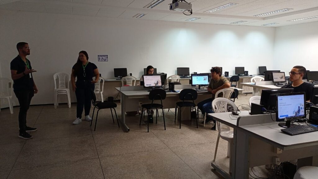 Oficina NUCAP “Conhecendo o LinkedIn” reúne estudantes da Unileão