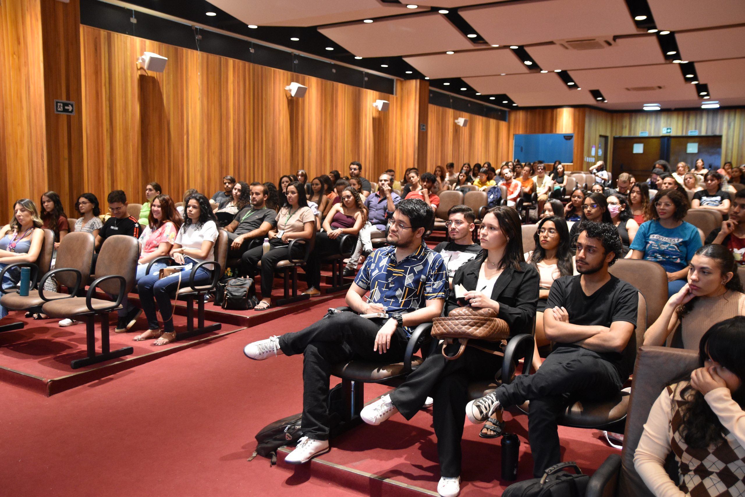 Refletindo sobre o suicídio: palestra aborda intervenção, ética do cuidado e posvenção na Unileão
