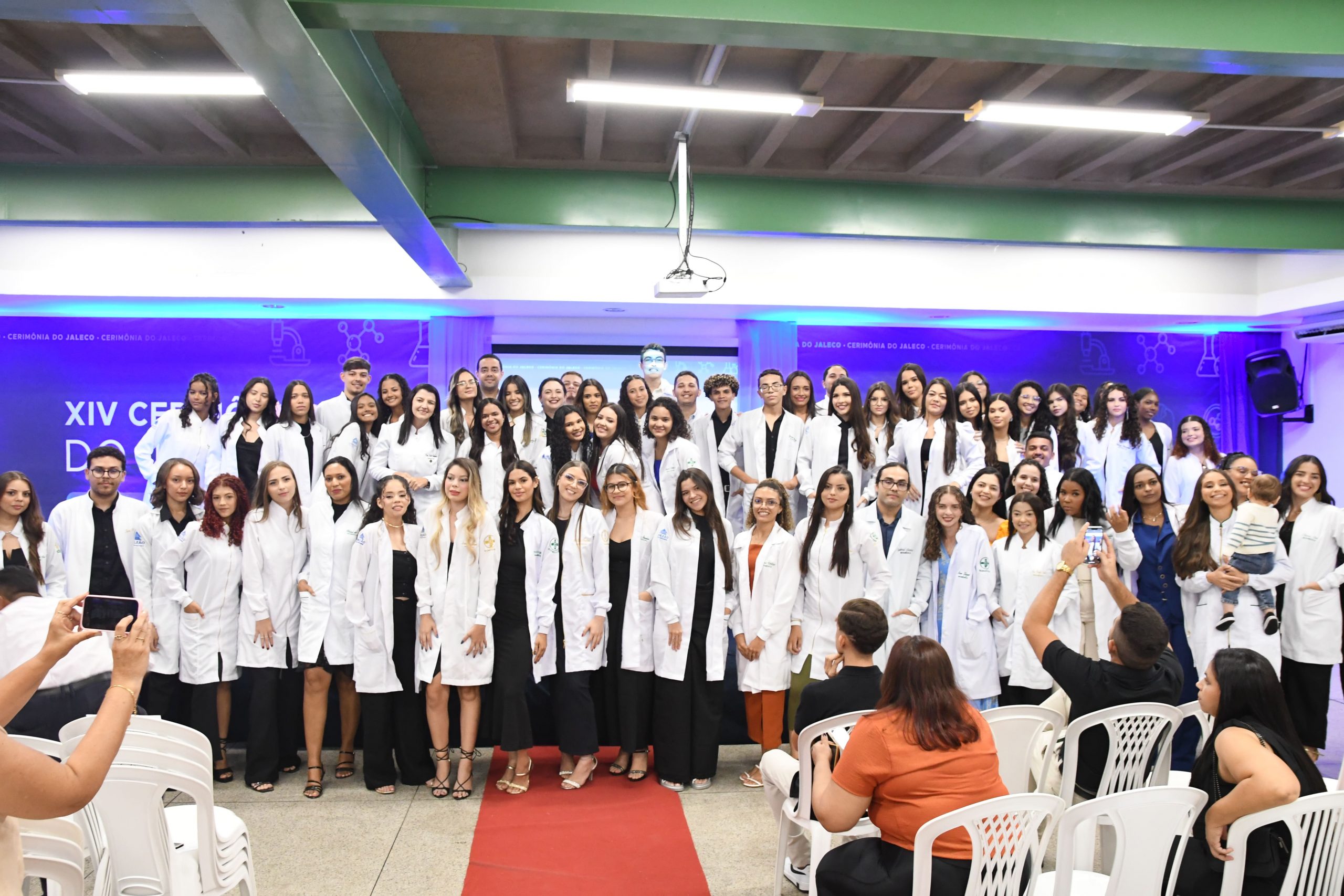 Biomedicina da Unileão celebra Cerimônia do Jaleco e nota máxima no Enade