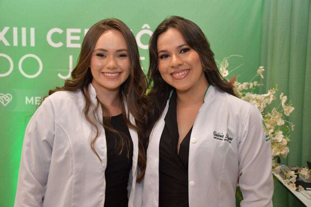 Cerimônia do Jaleco marca início da formação de estudantes de Medicina Veterinária da Unileão