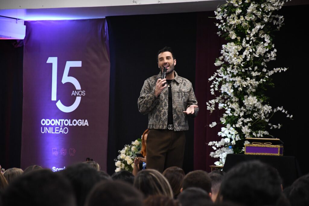 “Antes do dente vem a pessoa”, destaca odontopediatra Tio Paulo durante Aula Magna na Unileão
